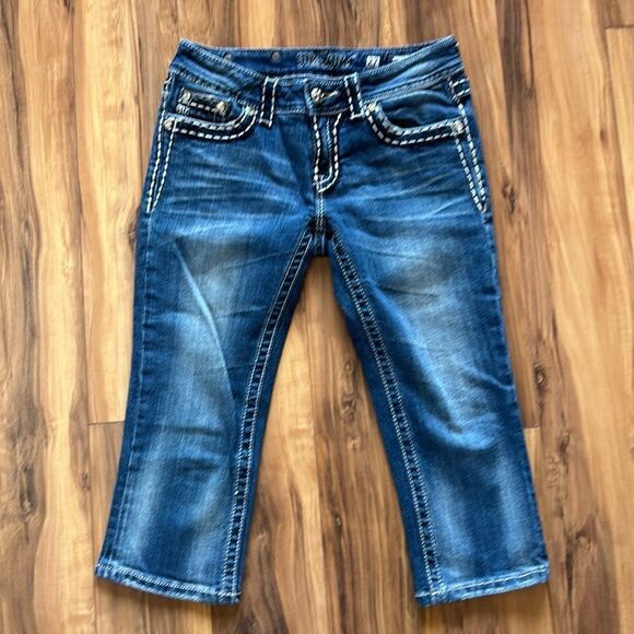 Miss Me Jean Capris - Picture 3 of 11